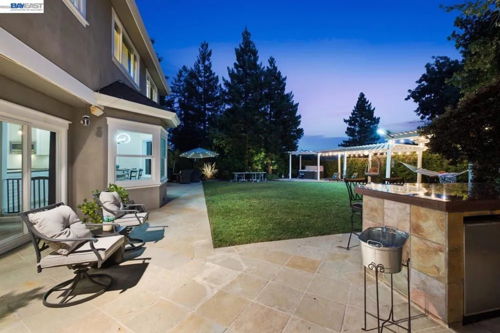 934 Wilmington Way Redwood City, CA 94062