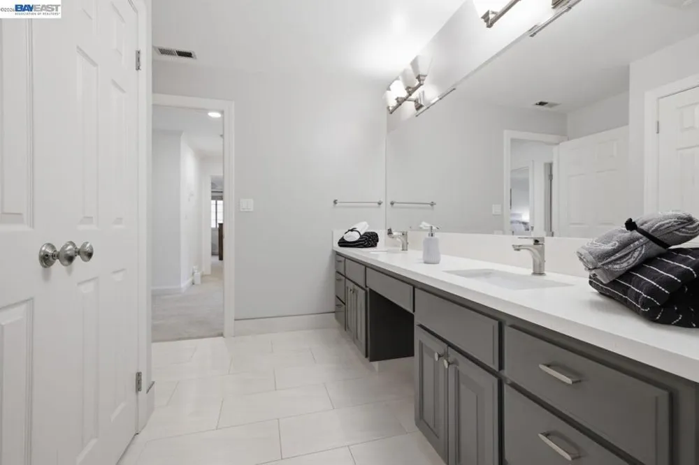 934 Wilmington Way Redwood City, CA 94062