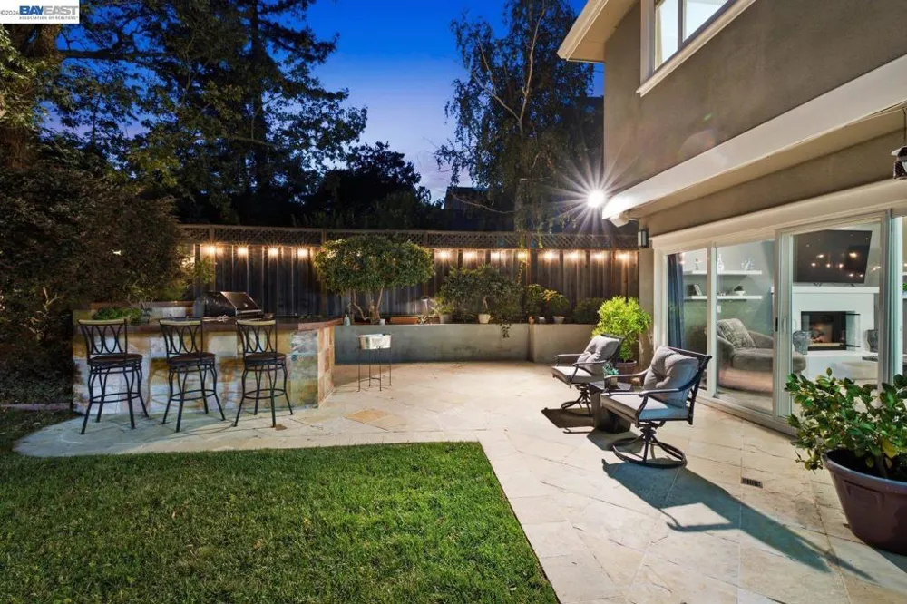 934 Wilmington Way Redwood City, CA 94062