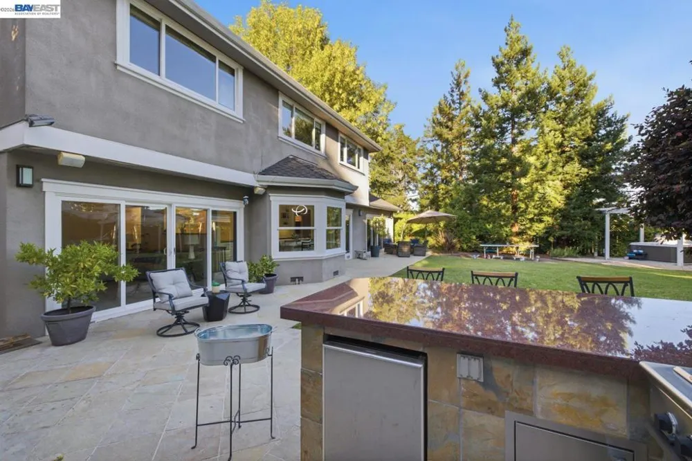 934 Wilmington Way Redwood City, CA 94062