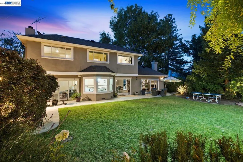 934 Wilmington Way Redwood City, CA 94062