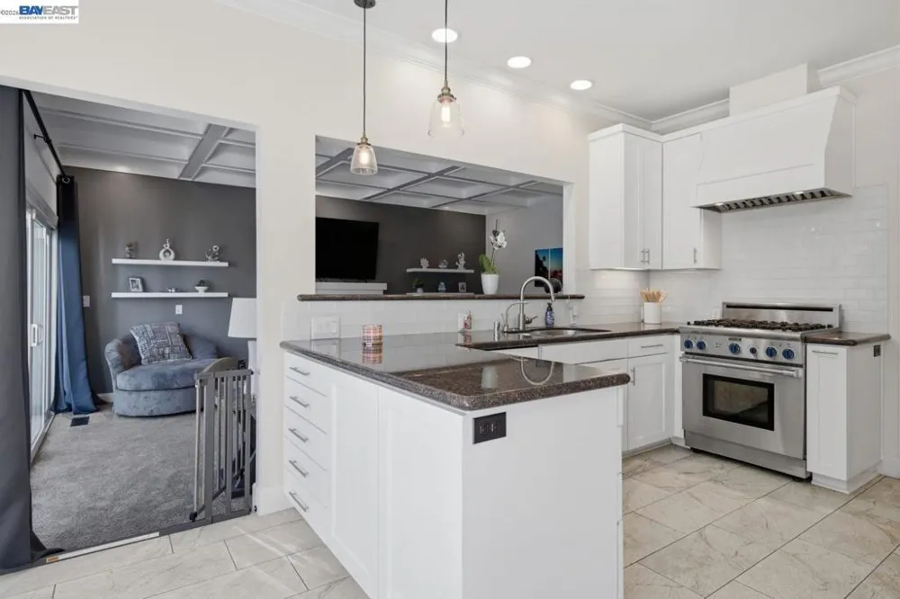 934 Wilmington Way Redwood City, CA 94062