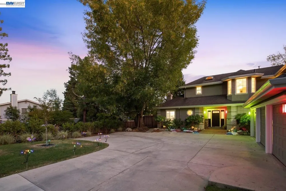 934 Wilmington Way Redwood City, CA 94062