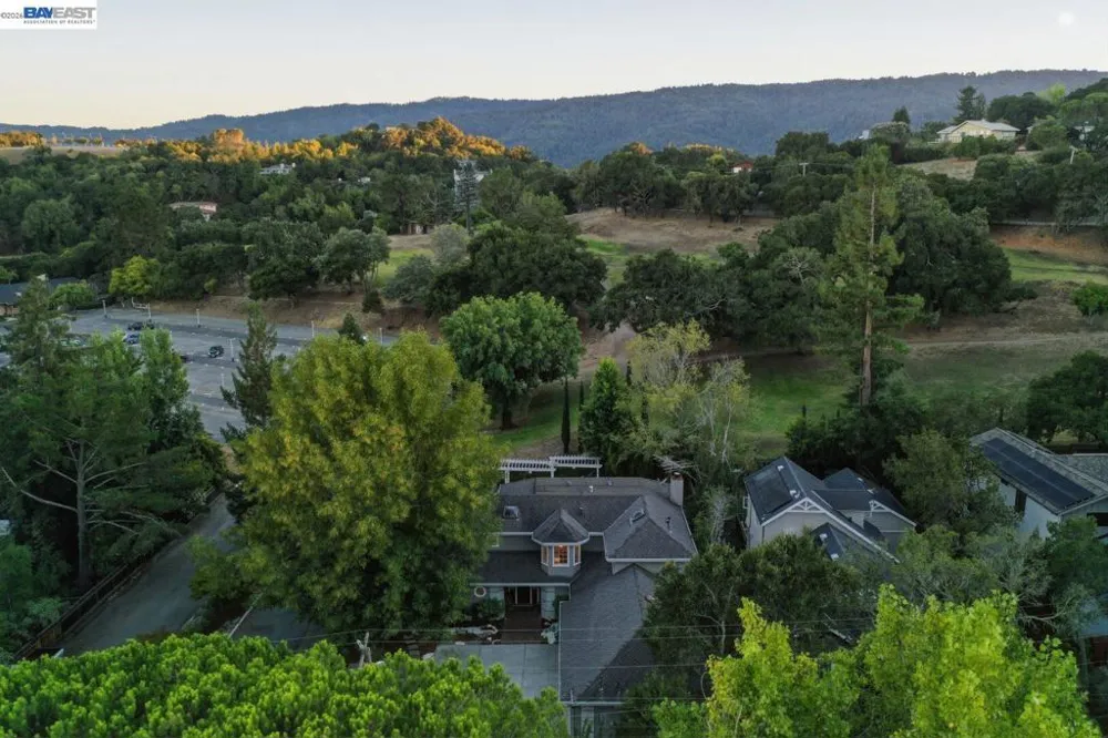 934 Wilmington Way Redwood City, CA 94062