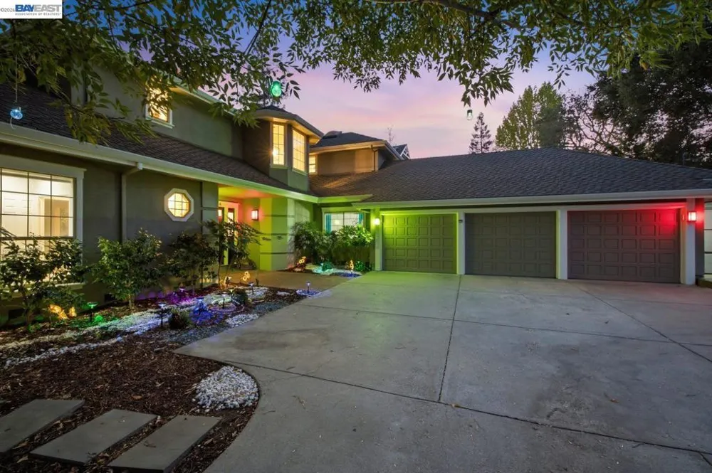 934 Wilmington Way Redwood City, CA 94062