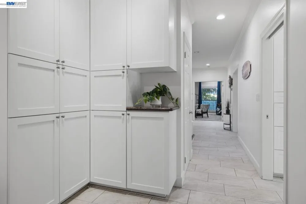 934 Wilmington Way Redwood City, CA 94062