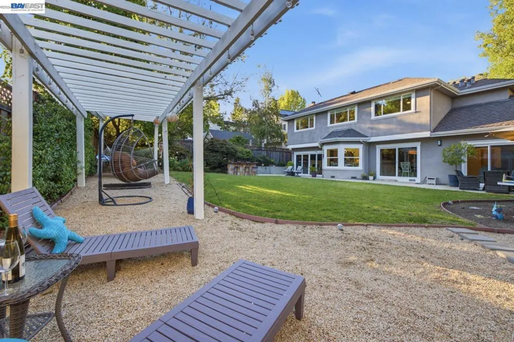 934 Wilmington Way Redwood City, CA 94062