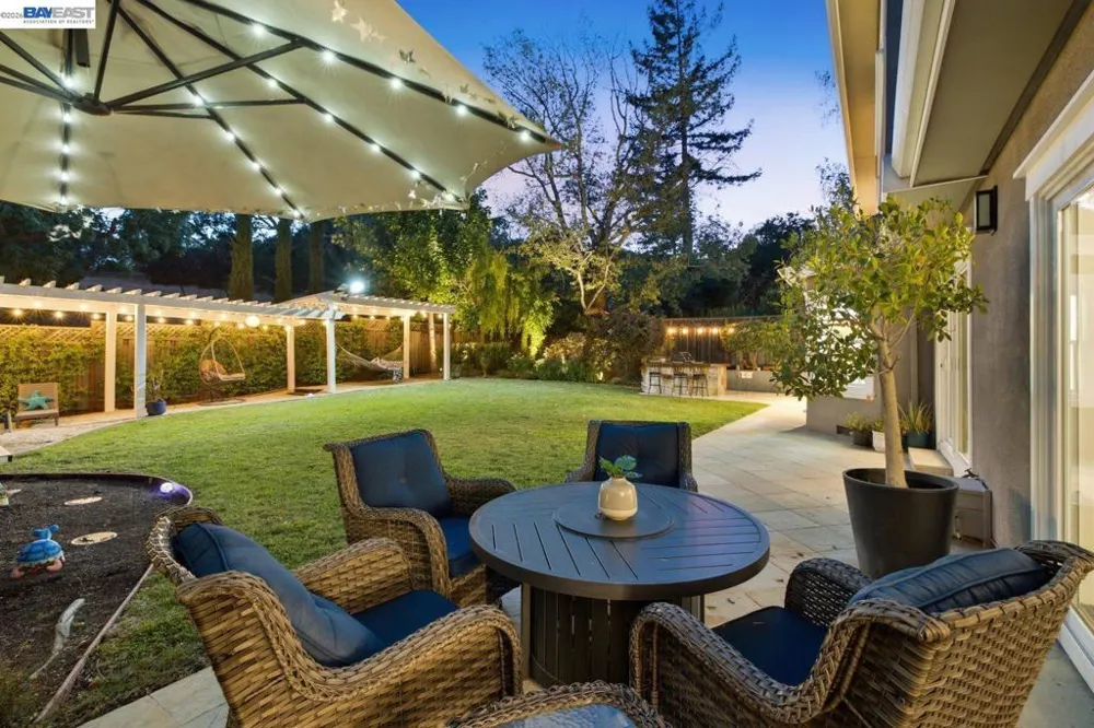 934 Wilmington Way Redwood City, CA 94062