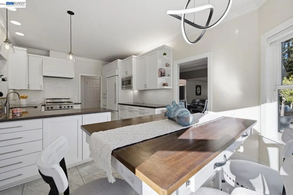934 Wilmington Way Redwood City, CA 94062