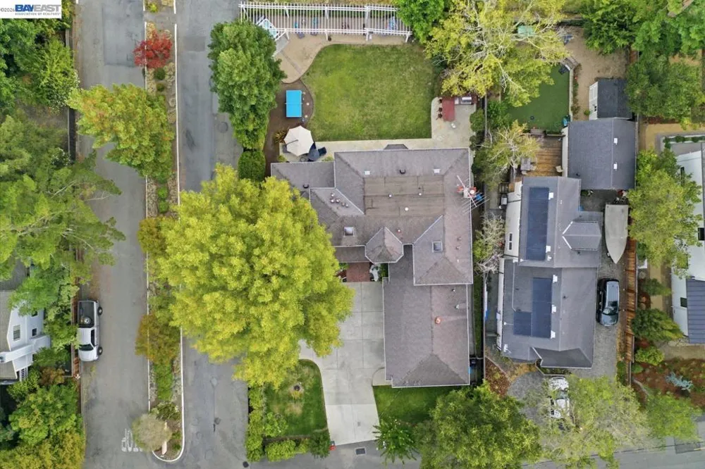 934 Wilmington Way Redwood City, CA 94062