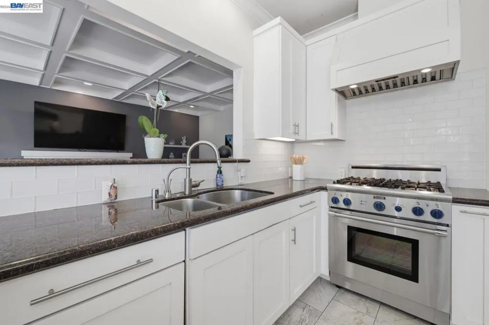 934 Wilmington Way Redwood City, CA 94062