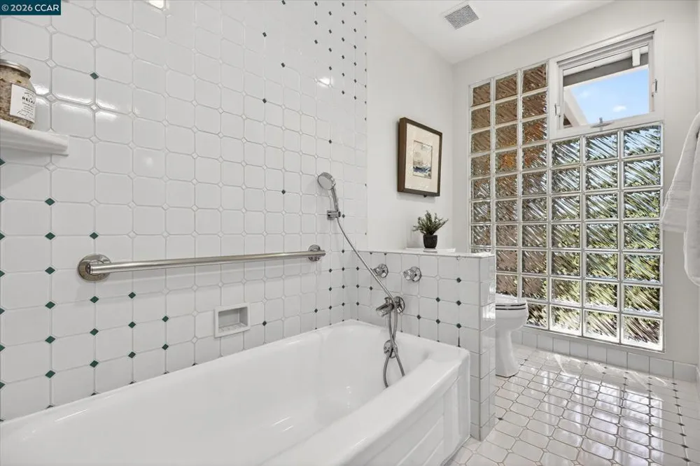 43 Monte Vista Rd Orinda, CA 94563