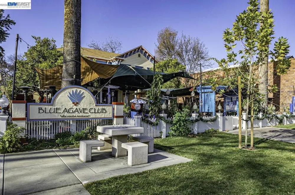 3861 Vine St Pleasanton, CA 94566