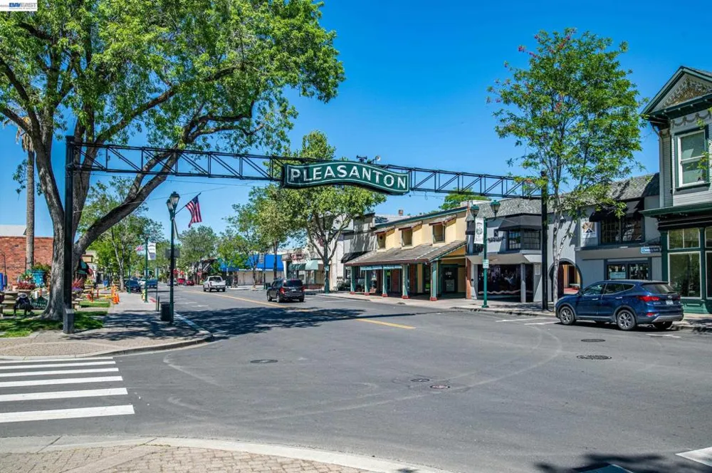 3861 Vine St Pleasanton, CA 94566