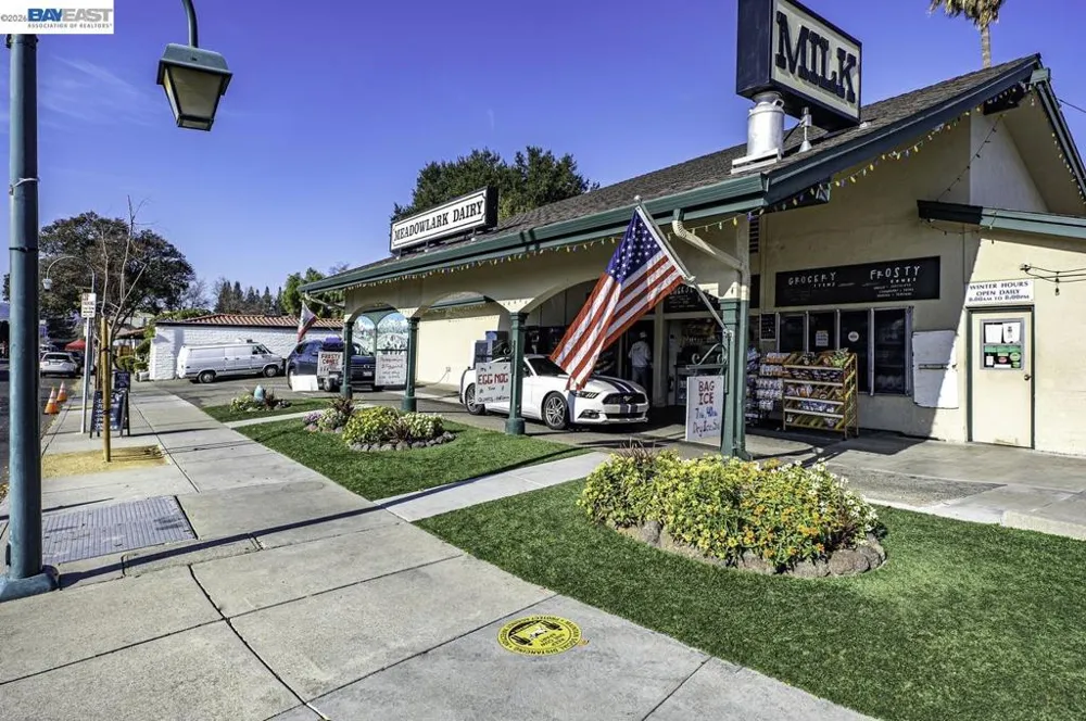 3861 Vine St Pleasanton, CA 94566