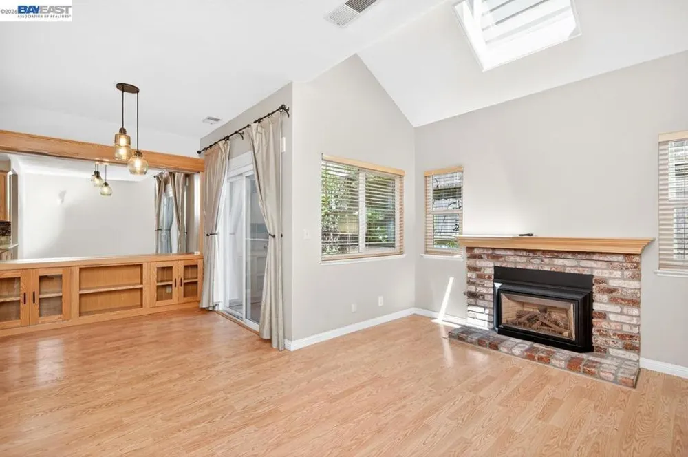 3861 Vine St Pleasanton, CA 94566