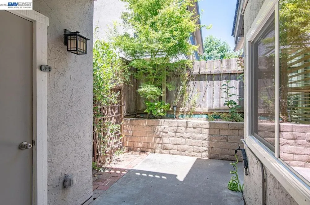 3861 Vine St Pleasanton, CA 94566