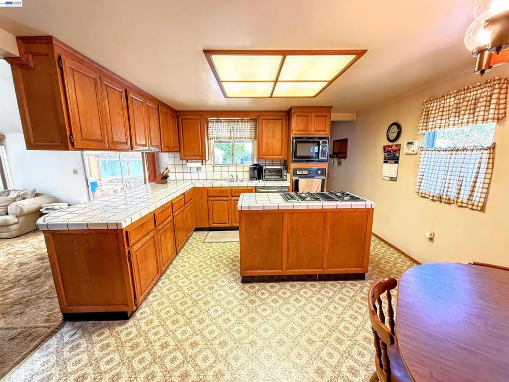 2241 W Avenue 135Th San Leandro, CA 94577