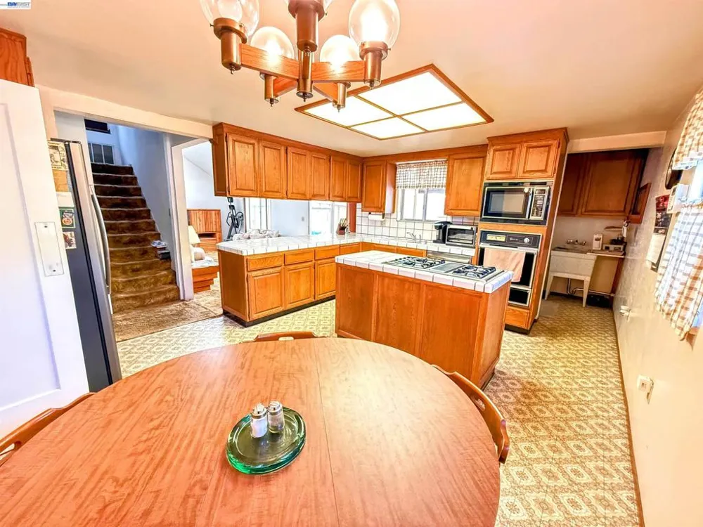 2241 W Avenue 135Th San Leandro, CA 94577