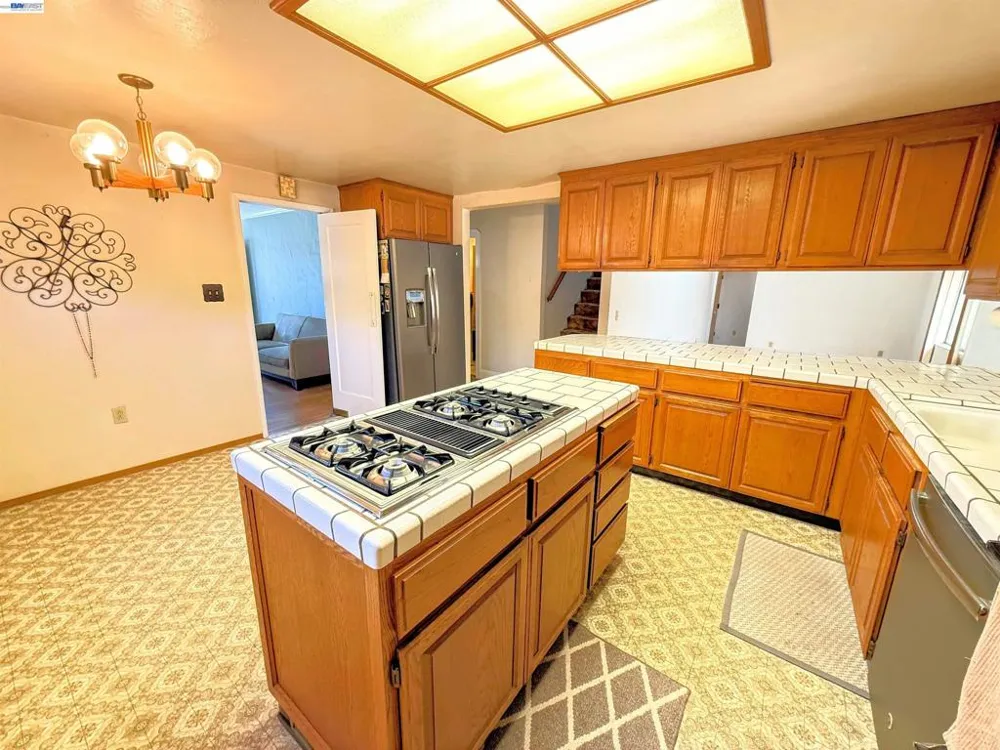 2241 W Avenue 135Th San Leandro, CA 94577
