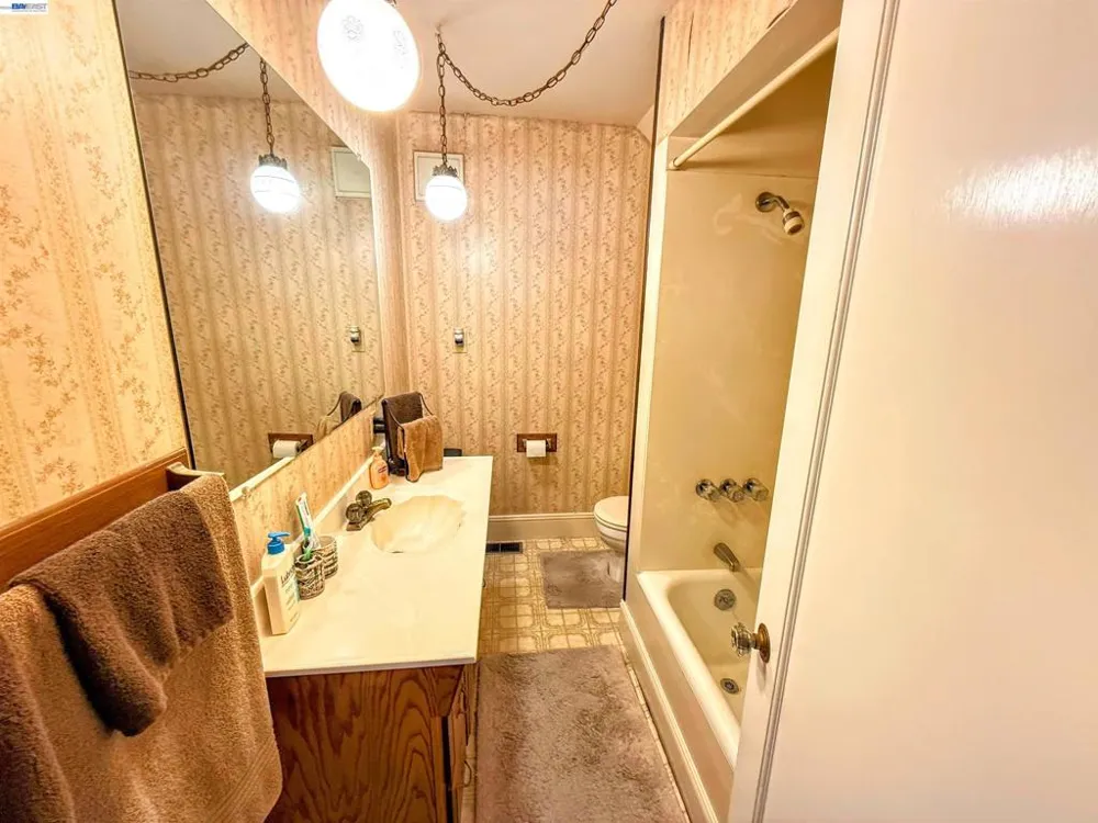 2241 W Avenue 135Th San Leandro, CA 94577