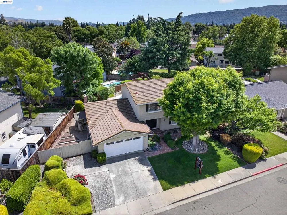 2865 Longspur Way Pleasanton, CA 94566