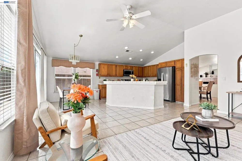 1520 Deer Run Ln Tracy, CA 95376
