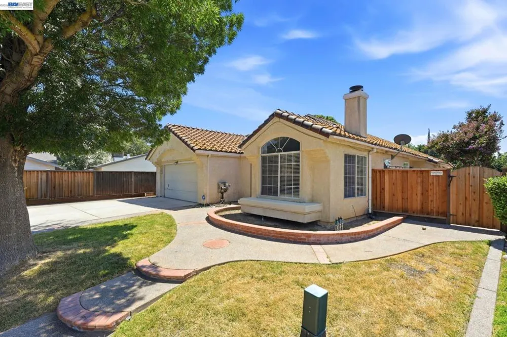1520 Deer Run Ln Tracy, CA 95376
