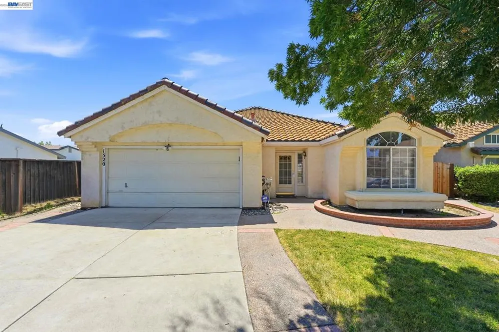 1520 Deer Run Ln Tracy, CA 95376