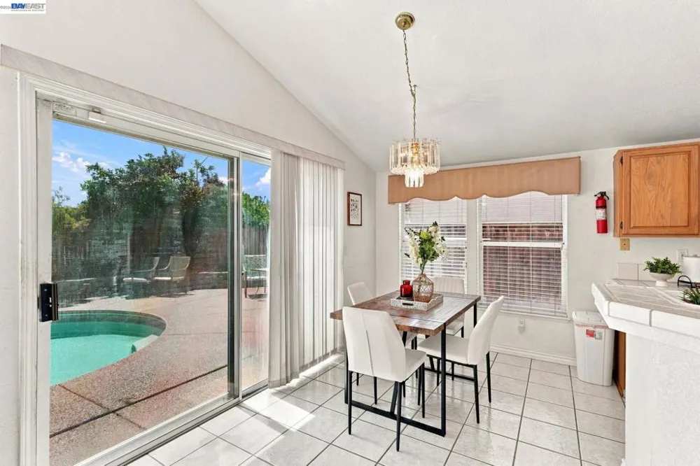 1520 Deer Run Ln Tracy, CA 95376