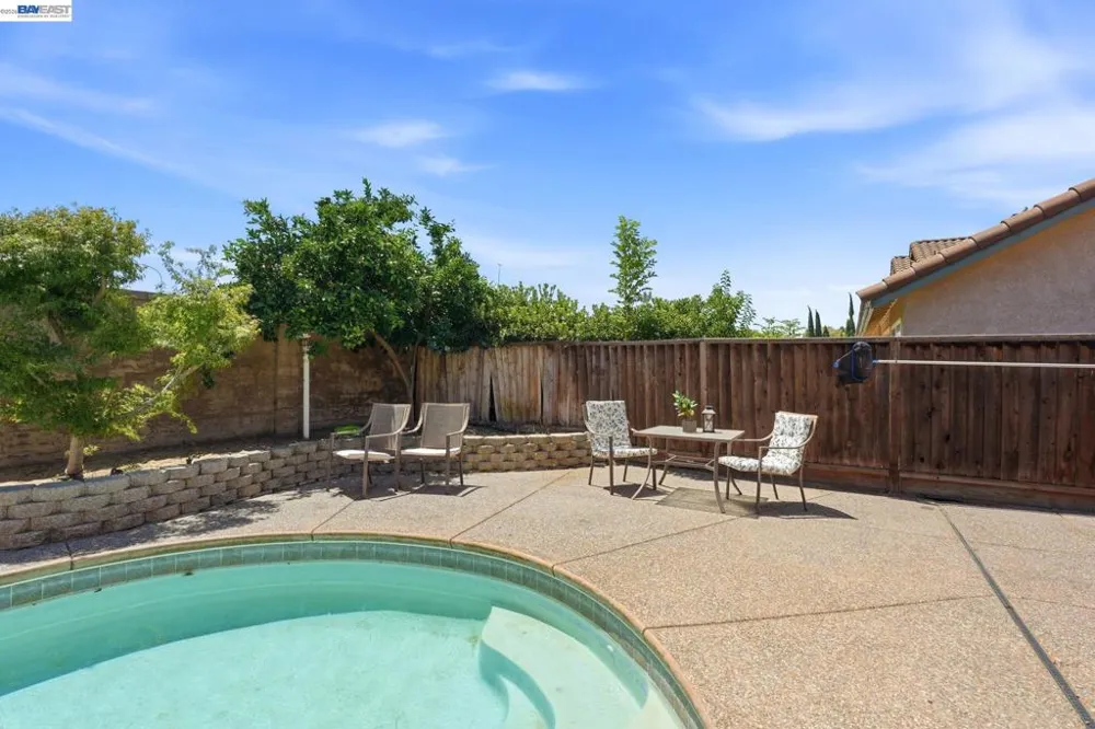 1520 Deer Run Ln Tracy, CA 95376