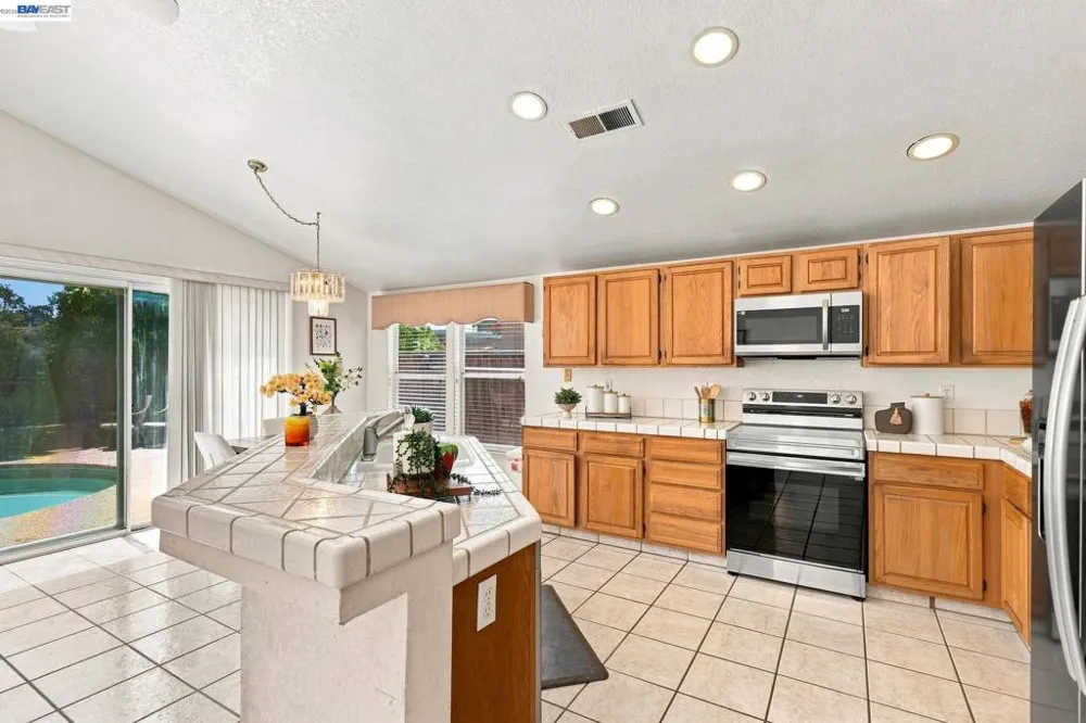 1520 Deer Run Ln Tracy, CA 95376