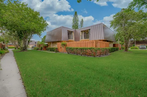 6455 SE Windsong Lane #105