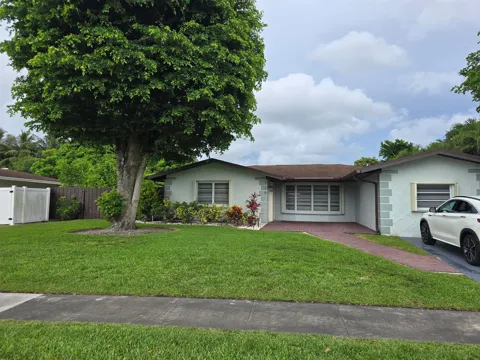 939 HIBISCUS DRIVE