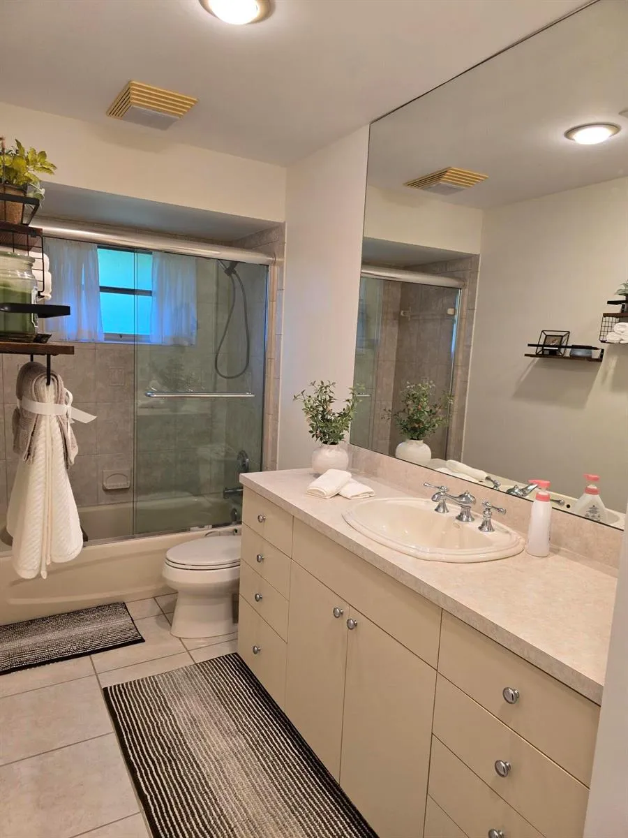939 HIBISCUS DRIVE Royal Palm Beach, FL 33411