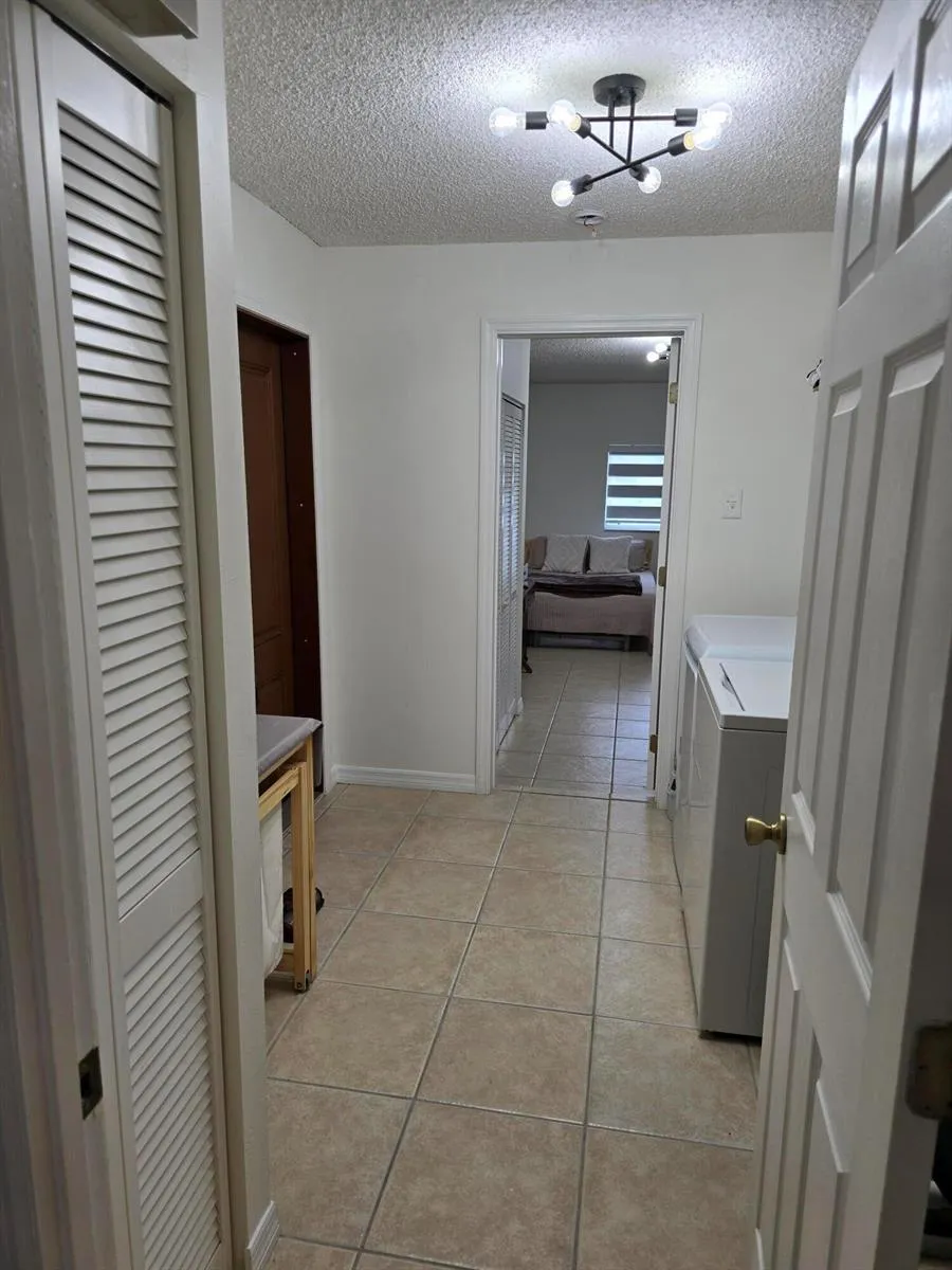 939 HIBISCUS DRIVE Royal Palm Beach, FL 33411