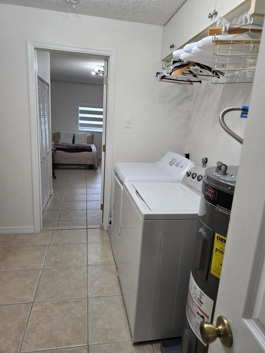 939 HIBISCUS DRIVE Royal Palm Beach, FL 33411