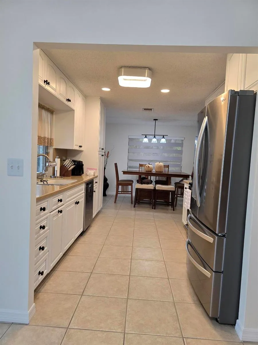 939 HIBISCUS DRIVE Royal Palm Beach, FL 33411