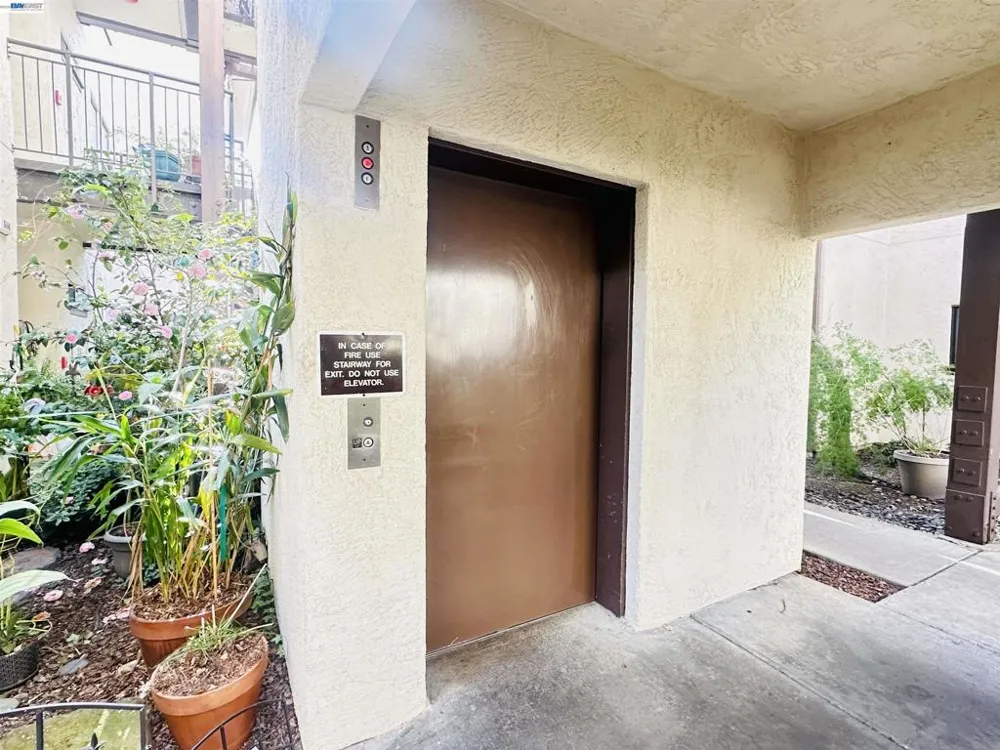 320 Villa Way Walnut Creek, CA 94595