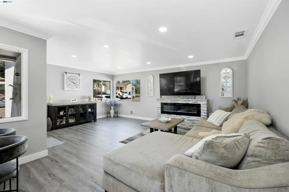 4315 Omega Ave Castro Valley, CA 94546