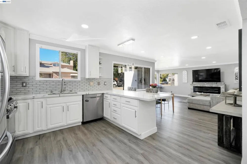 4315 Omega Ave Castro Valley, CA 94546