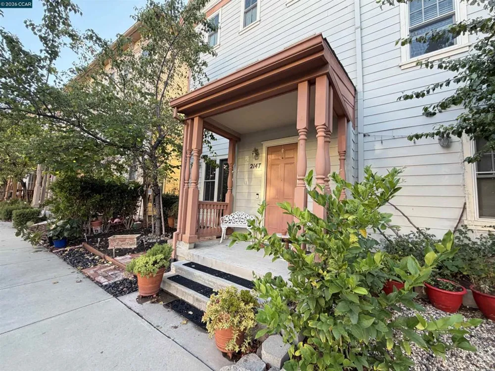 2147 Tsushima St Hercules, CA 94547