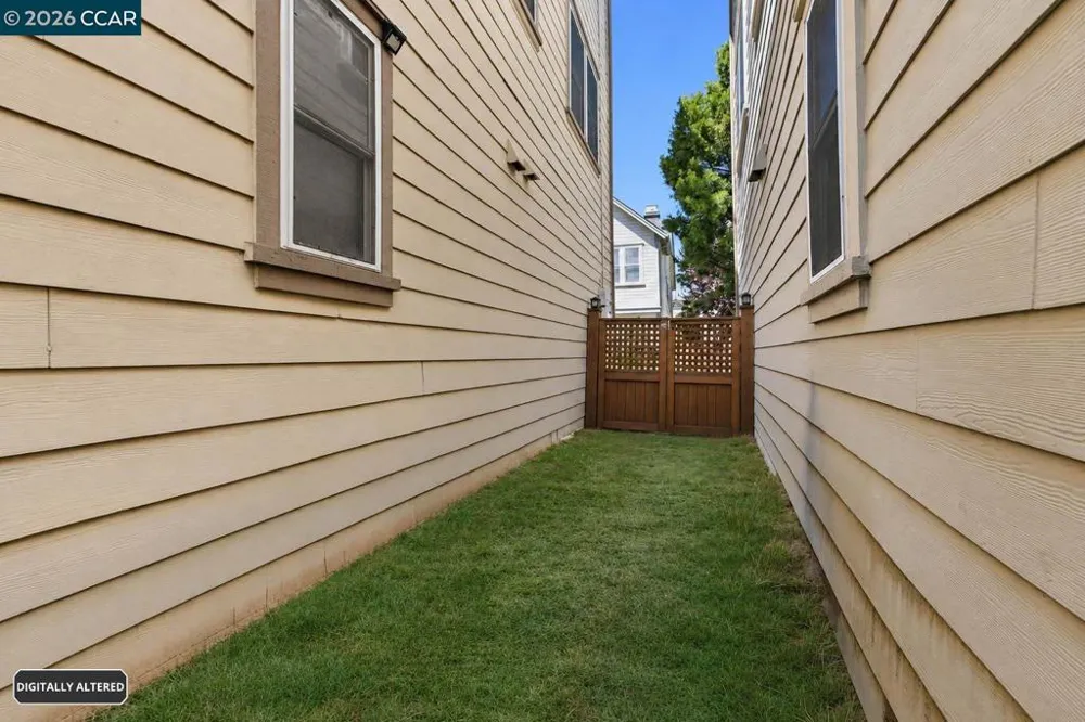 2147 Tsushima St Hercules, CA 94547