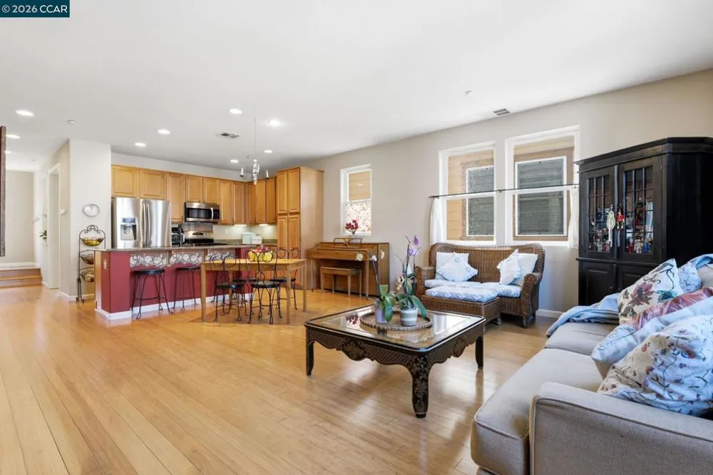 2147 Tsushima St Hercules, CA 94547