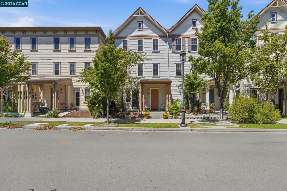 2147 Tsushima St Hercules, CA 94547