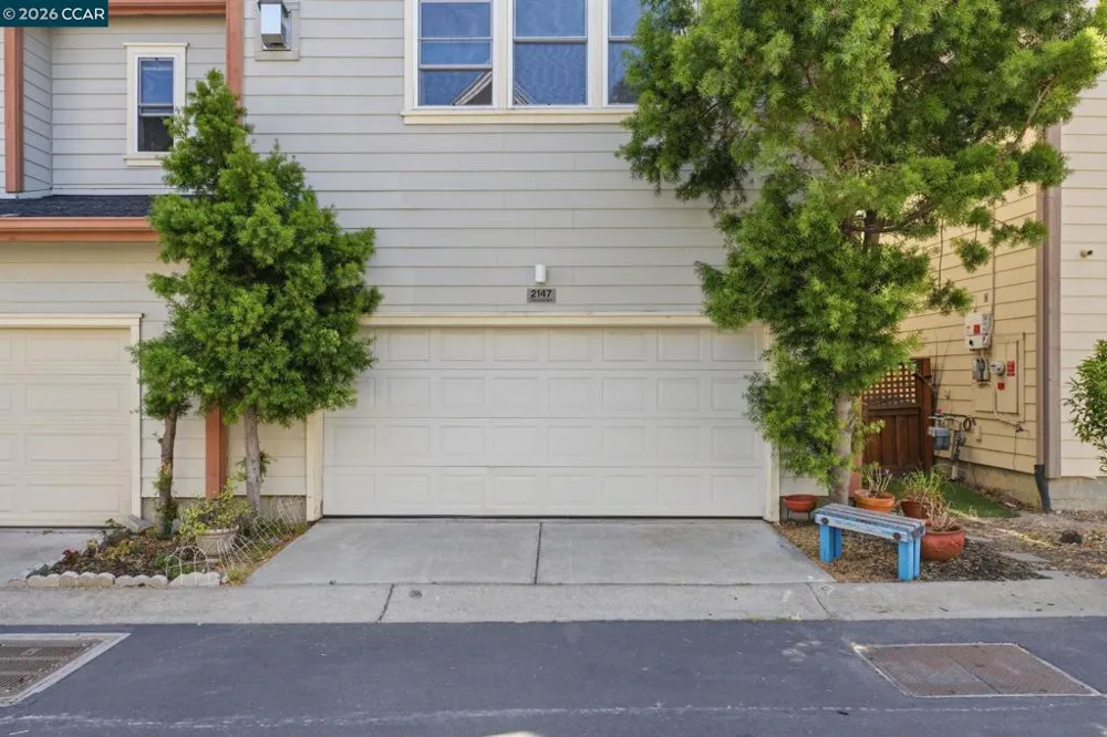 2147 Tsushima St Hercules, CA 94547