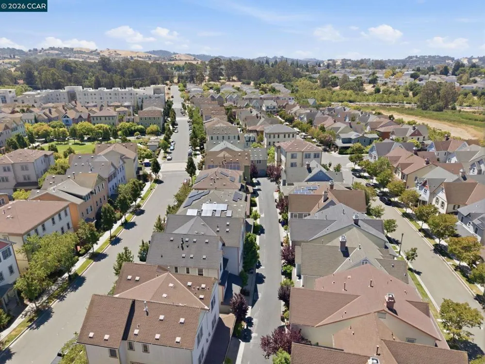 2147 Tsushima St Hercules, CA 94547