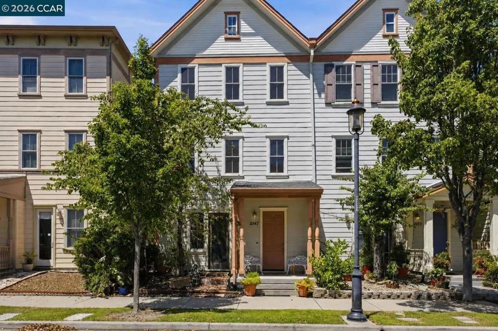 2147 Tsushima St Hercules, CA 94547