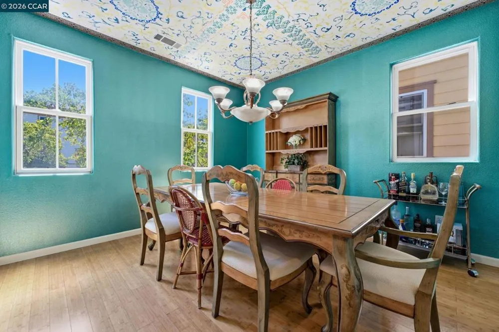 2147 Tsushima St Hercules, CA 94547