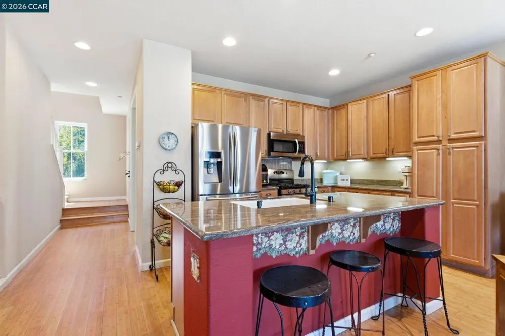 2147 Tsushima St Hercules, CA 94547